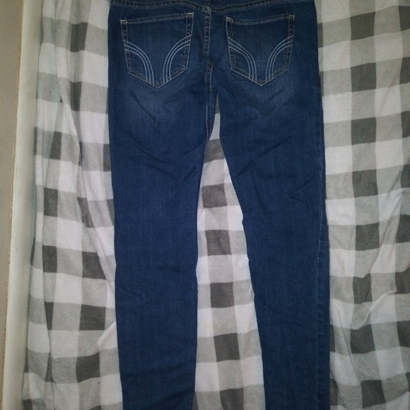 Hollister Size 3S Skinny Jeans - Picture 4 of 5